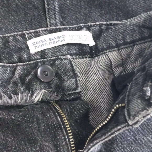 Zara Distressed Raw Hem Denim Mini Skirt with Double Front Zip Detail - Picture 4 of 9